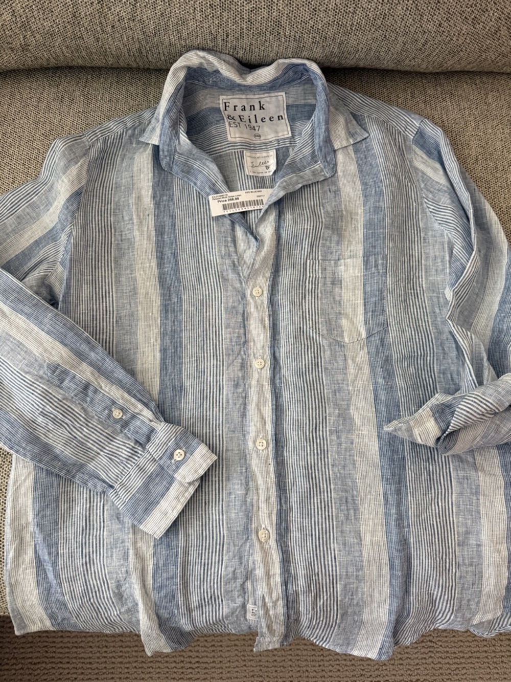 Frank & Eileen Men's Blue and White Vertical Stripe Linen Button-Down